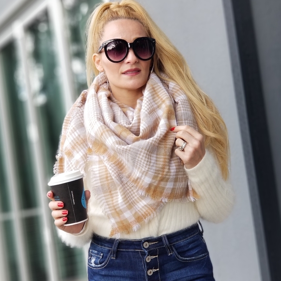 Plaid Blanket Scarf - Picture 4 of 9